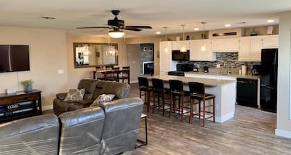 Havasu Retreat with Pool and Game Room-pet friendly.