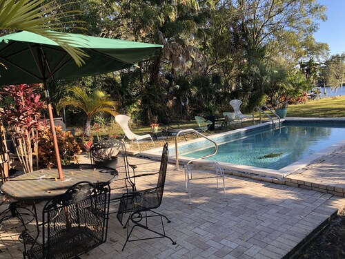 Mid-century modern design - private- tropical guest house/cabana/oasis.