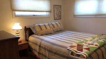 4 bedrooms, travel crib, free WiFi, bed sheets