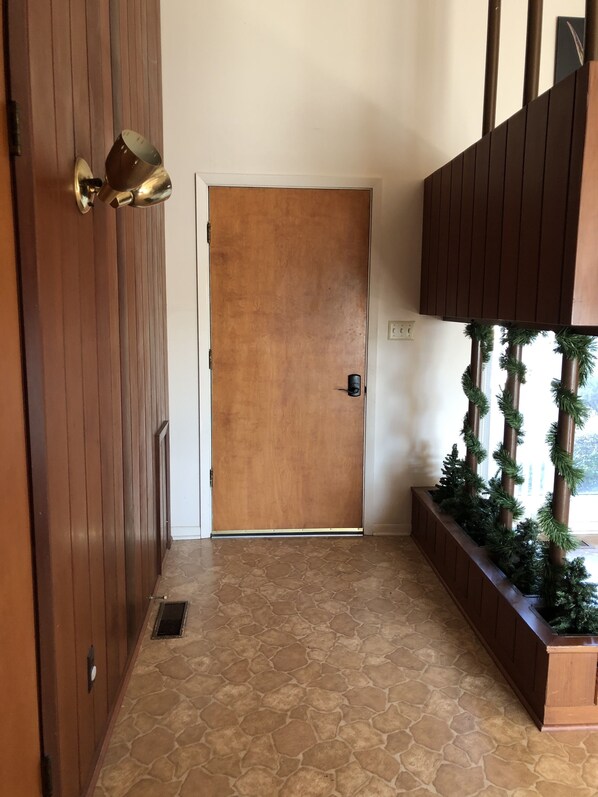 Interior - Sunshine House (Ellis)