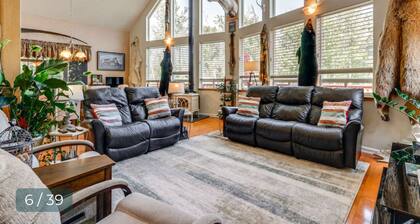 Palmer Butte Alaska Home Pioneer Peak 9 beds and loft