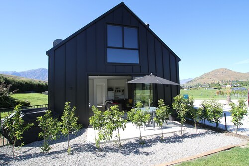 Ayrshire Cottage - luxury modern rural private retreat