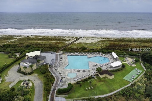 200 Steps to the Huge Oceanside Pool and Only a Few More to the Beach! 