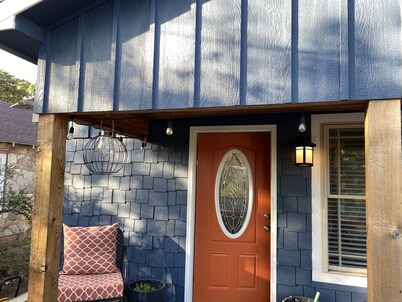 Quaint Cabin in the Park