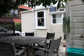 Outdoor dining - Peaceful, Spacious Urban Edge Villa (Wellington)