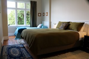 4 bedrooms, iron/ironing board, travel cot, free WiFi