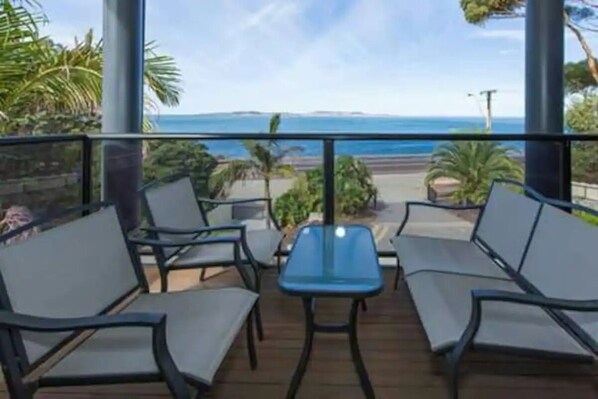 Property grounds - Amazing Views Port Lincoln Holiday Home (Port Lincoln)