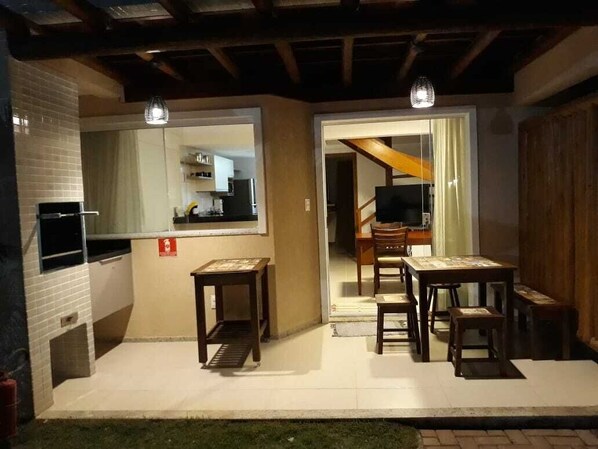 屋外ダイニングエリア