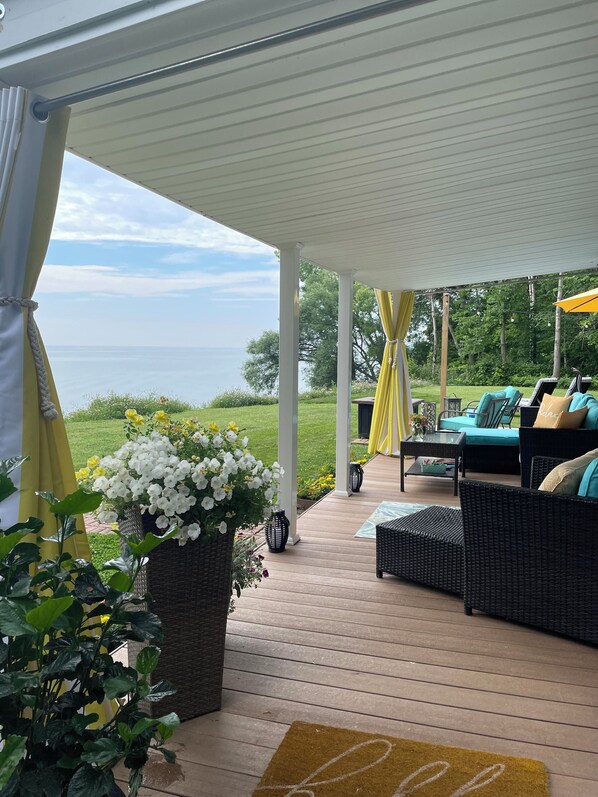 Terrace/patio - Couples Getaway on Lake Huron 2 miles south of the quaint town of Lexington (Lexington)
