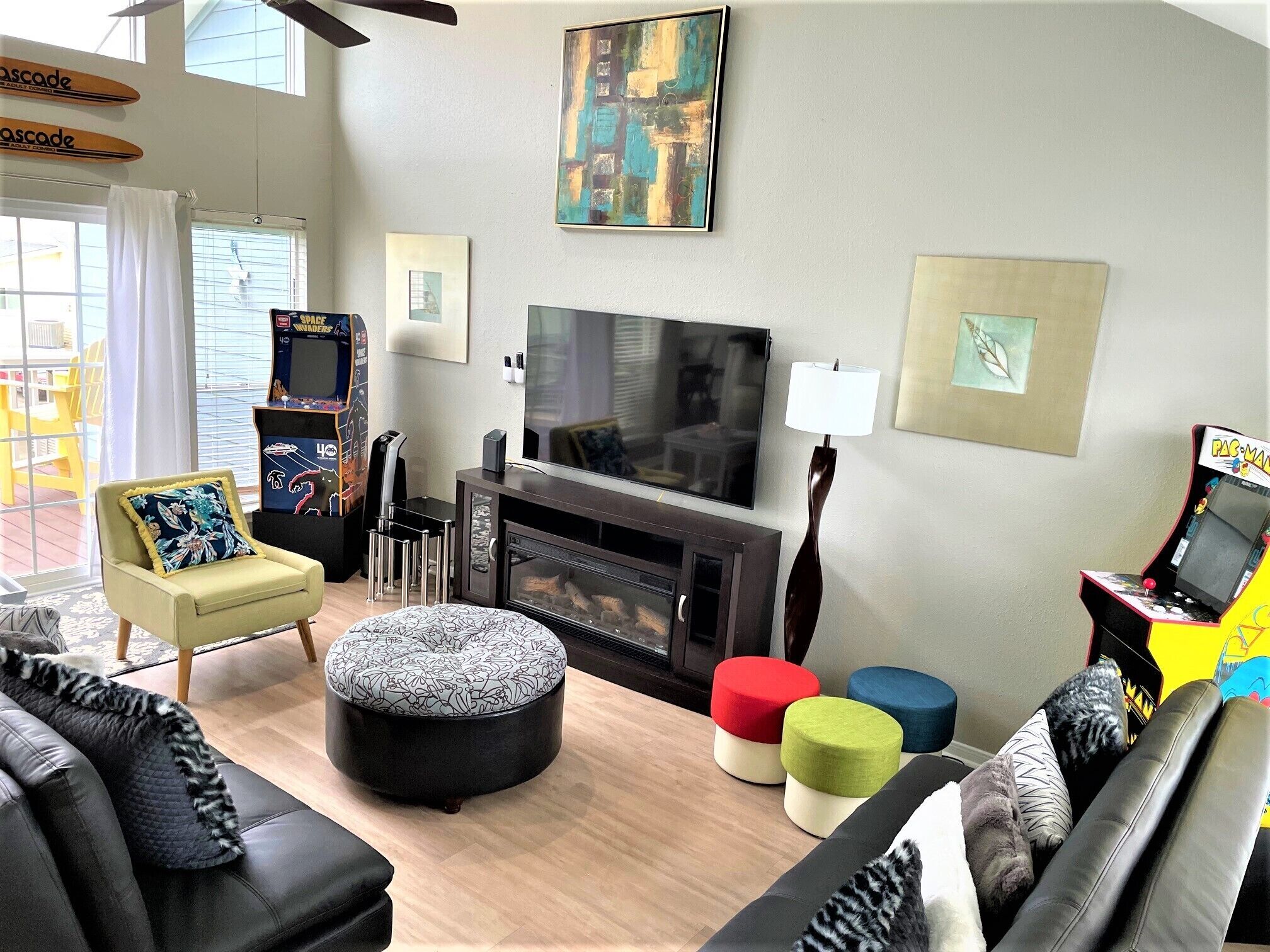 UPDATED Cozy beach townhome 2 Bed, 3 Bath with spectacular ocean view, sleeps 7