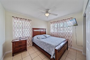 3 bedrooms, free WiFi, bed sheets