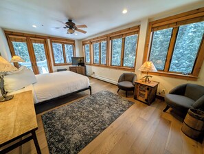 4 habitaciones, tabla de planchar con plancha, wifi y ropa de cama