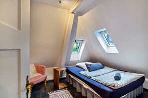 1 bedroom, iron/ironing board, free WiFi, bed sheets - Perfect for your City Trip - "Sweet 2 Room Fachwerk Apartment" with Wi-Fi (Pforzheim)