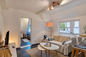 TV - Perfect for your City Trip - "Sweet 2 Room Fachwerk Apartment" with Wi-Fi (Pforzheim)