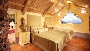 Unclassified image, 2 of 30, button - Try a true Baroque Villa also in winter: indoor pool, spa and services included! (Positano)