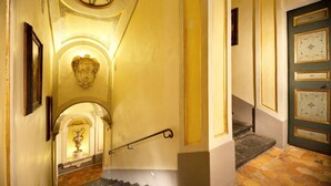 Unclassified image, 4 of 30, button - Try a true Baroque Villa also in winter: indoor pool, spa and services included! (Positano)