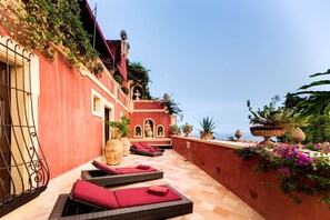 Terrace/patio - Try a true Baroque Villa also in winter: indoor pool, spa and services included! (Positano)