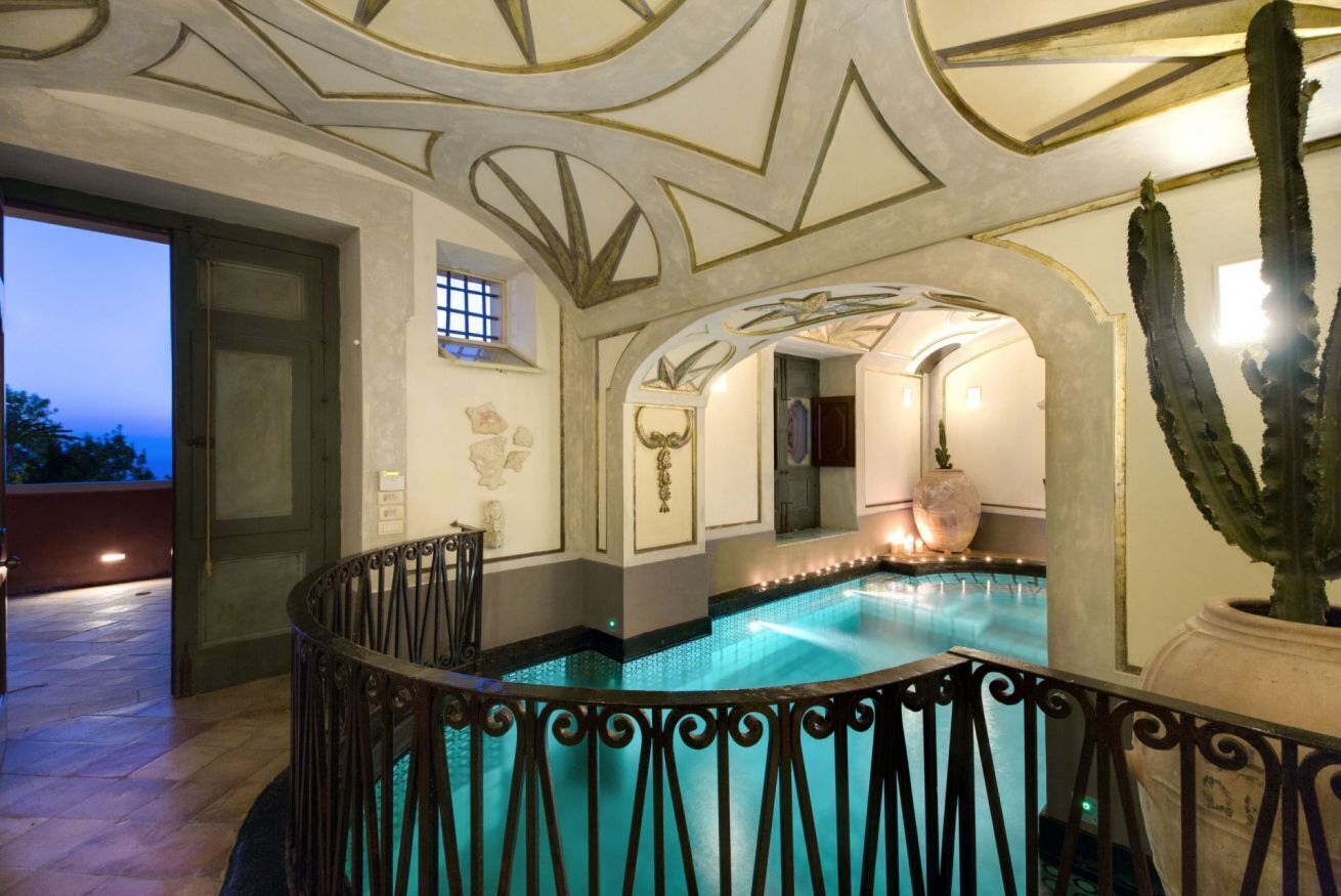 Piscine intérieure