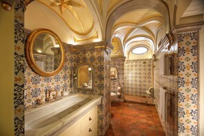 Shower, hair dryer, towels - Try a true Baroque Villa also in winter: indoor pool, spa and services included! (Positano)