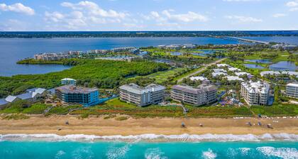 Oceanfront 🌊 2 Bedroom End Condo on south Hutchinson Island in IRP 🌴