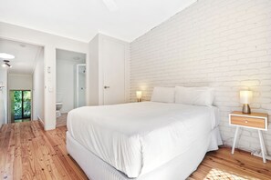 2 camere, una scrivania, Wi-Fi gratuito, lenzuola