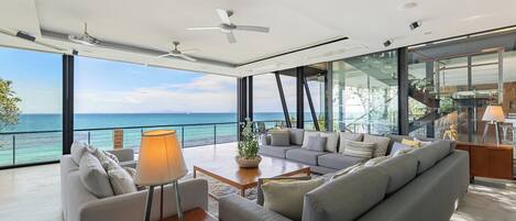 Villa (5 Bedrooms) | Living area | 32-inch TV with digital channels, DVD player, table tennis