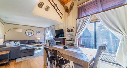 â
Summer Ready â
Hot Tub, Summit Views, Close to Village