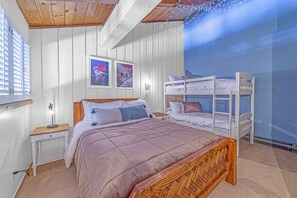 3 habitaciones, tabla de planchar con plancha y cuna de viaje