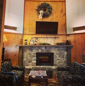 Interior - Snowshoe, WV Jan Avail - 1 Bdrm - Sleeps 4 (Snowshoe)