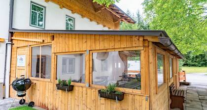 Gruppenunterkunft mit Biergarten