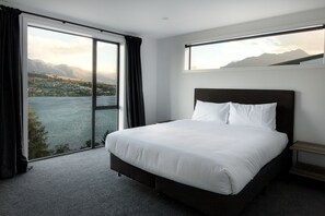 3 bedrooms, iron/ironing board, travel cot, free WiFi