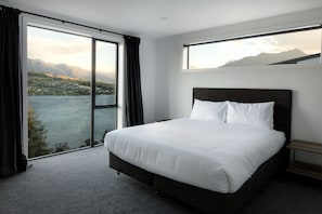 3 bedrooms, iron/ironing board, travel cot, free WiFi