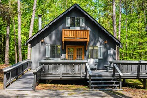 Exterior - Stunning wooded view Chalet near our salt water pool! (Pine Mountain)