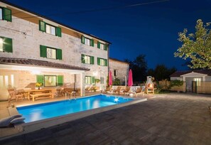 Pool - Villa Karla with private pool near Pula (Hreljići)