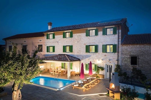 Villa Karla with private pool near Pula