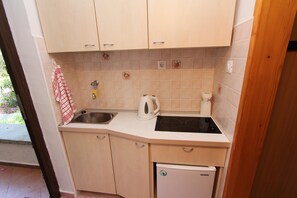 Apartment, 1 Doppelbett, Raucher | Eigene Kochnische | Kühlschrank, Wasserkocher mit Kaffee-/Teezubehör, Wasserkocher