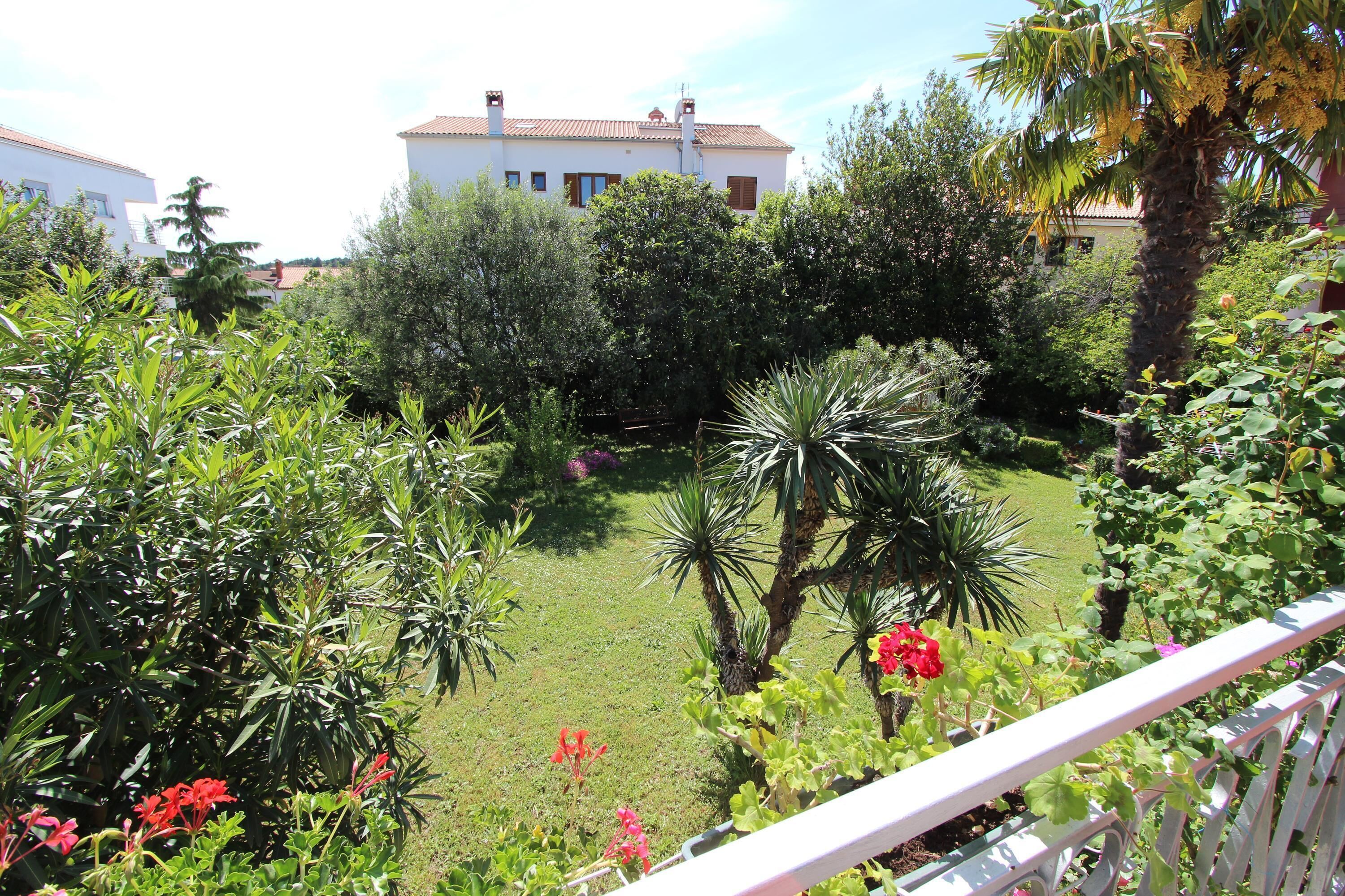Apartamento, 1 cama doble, fumadores | Vistas al jardín