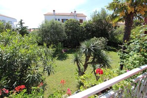 Vista al jardín