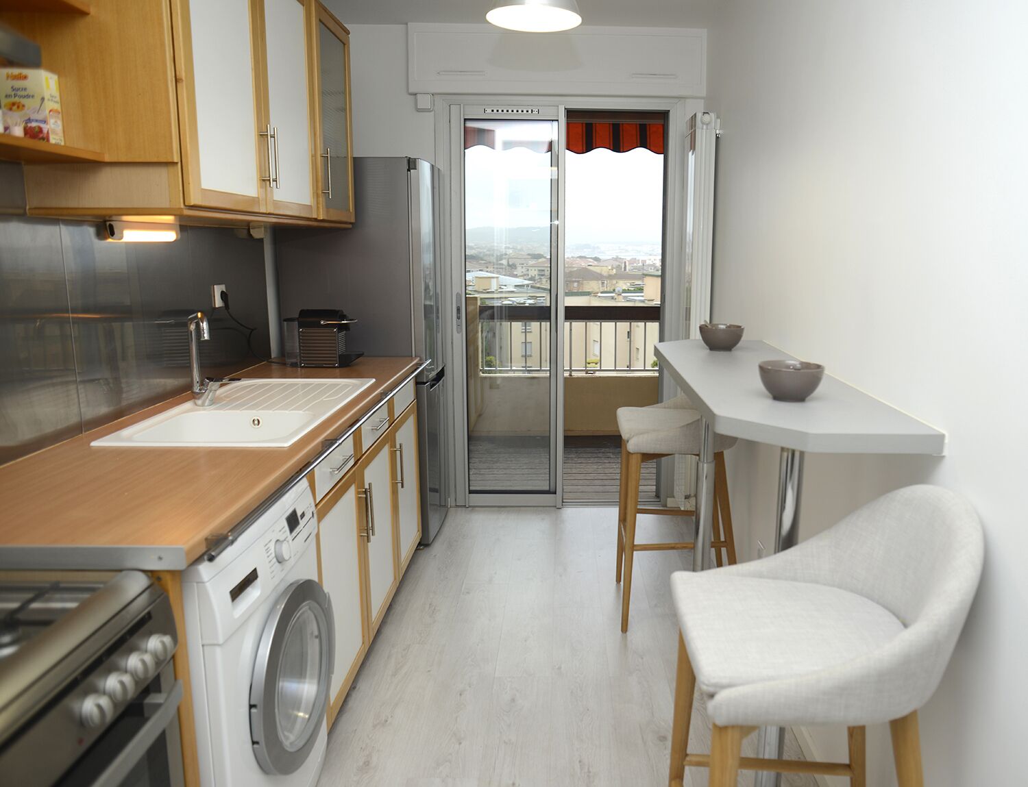 Køleskab, mikrobølgeovn, ovn, kogeplade