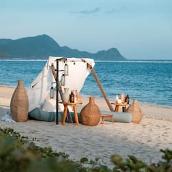 Beach nearby, beach shuttle, sun loungers, beach umbrellas
