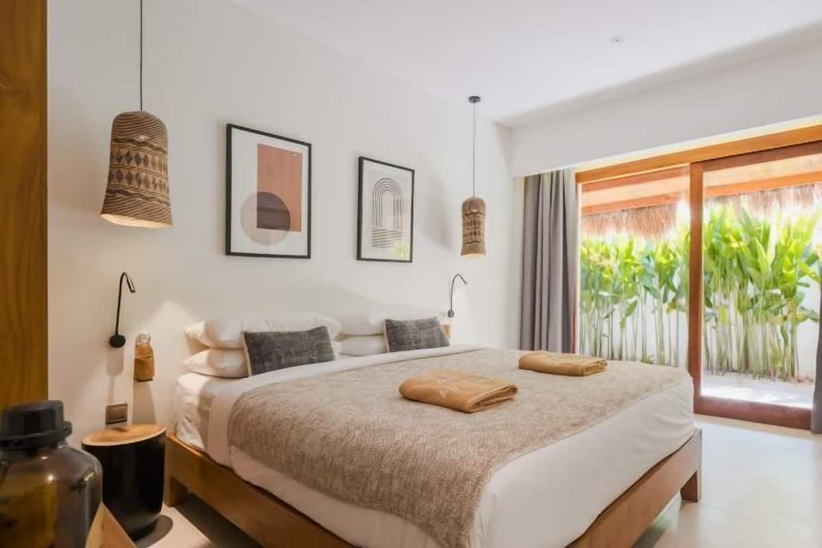 1 bedroom, minibar, in-room safe, desk