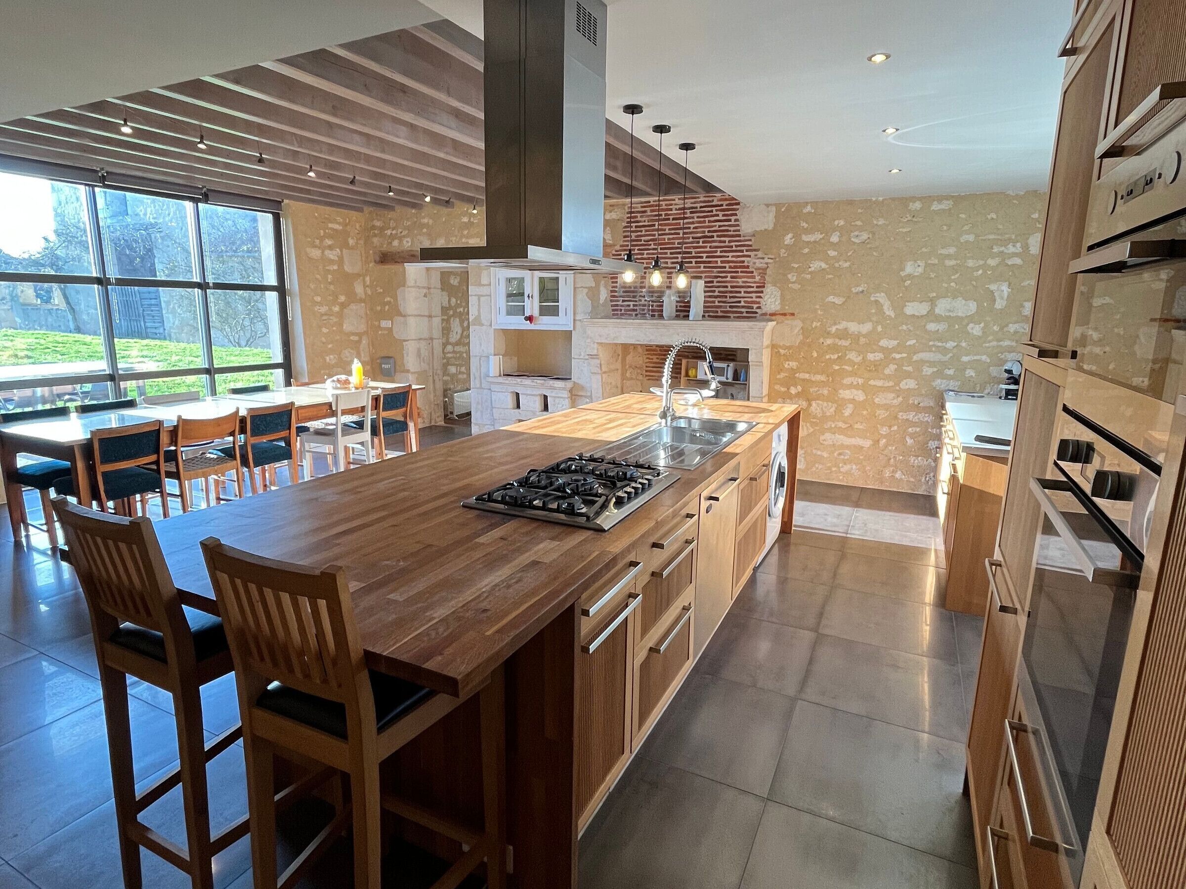 Kjøleskap, mikrobølgeovn, ovn og oppvaskmaskin