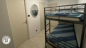 Room - Studio 100m from the Sea in Saint-Hilaire-de-Riez, with Balcony and Public Parking (Saint-Hilaire-de-Riez)