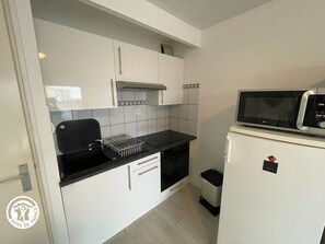 Kühlschrank, Mikrowelle, Ofen