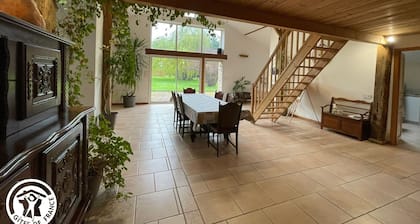 Grange rénovée avec piscine privative - 4 ch, jardin clos, à 7 km d'Indian Forest
