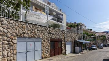 Apartamento (Duplex Economy Two Bedroom Apartment) | Fachada