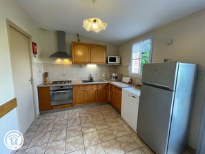 Réfrigérateur, micro-ondes, four, lave-vaisselle