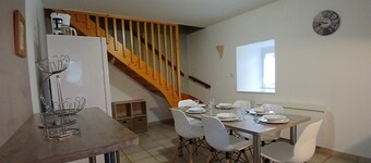 Renovated old house with terraces, up to 6 people, La Gaubretière