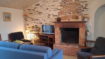 Televisie en een open haard