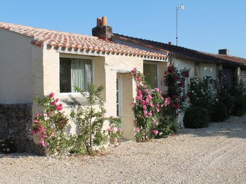 Maison rénovée avec piscine chauffée privative près de Challans et Aizenay